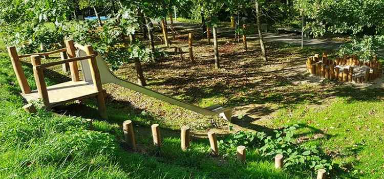 Parque infantil en Burgos : iPlay Urban Design