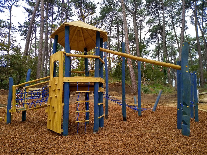 Parque infantil en Burgos : iPlay Urban Design